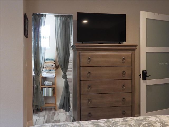 7800 COUNTRY CLUB ROAD N, St Petersburg, FL 33710
