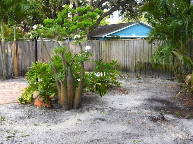 7800 COUNTRY CLUB ROAD N, St Petersburg, FL 33710