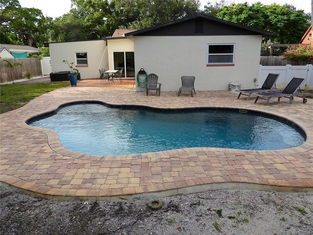 7800 COUNTRY CLUB ROAD N, St Petersburg, FL 33710