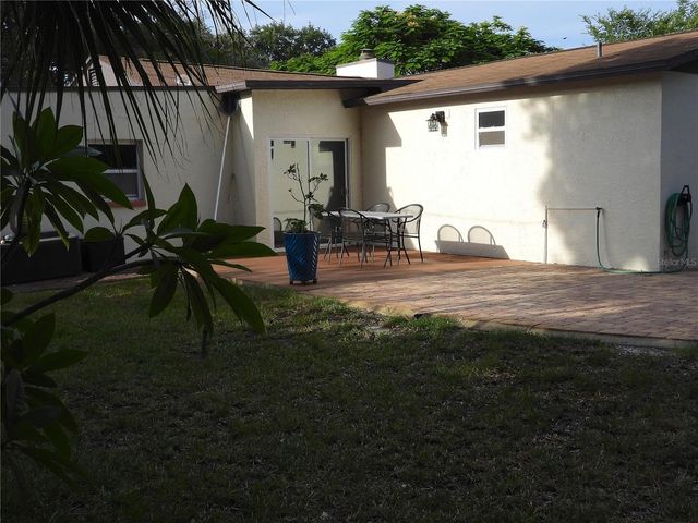 7800 COUNTRY CLUB ROAD N, St Petersburg, FL 33710
