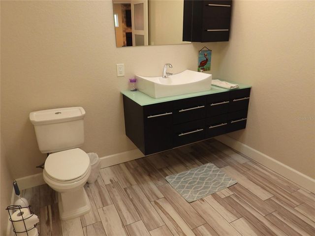 7800 COUNTRY CLUB ROAD N, St Petersburg, FL 33710