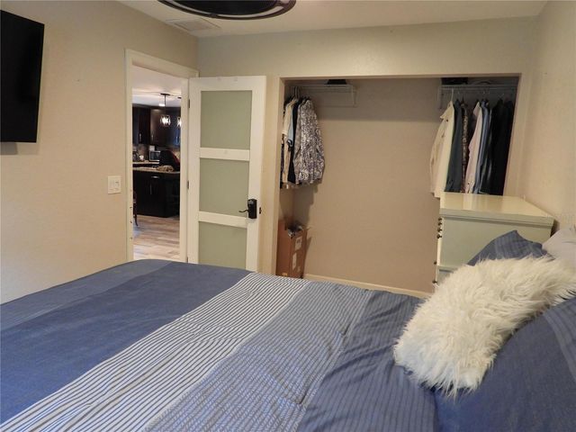 7800 COUNTRY CLUB ROAD N, St Petersburg, FL 33710