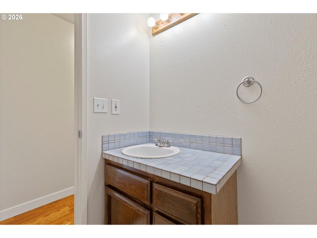 317 Sw ANGELINE Ave, Gresham, OR 97080