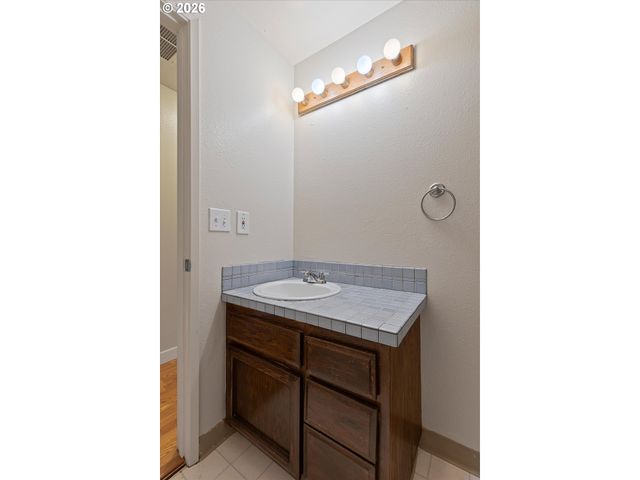 317 Sw ANGELINE Ave, Gresham, OR 97080