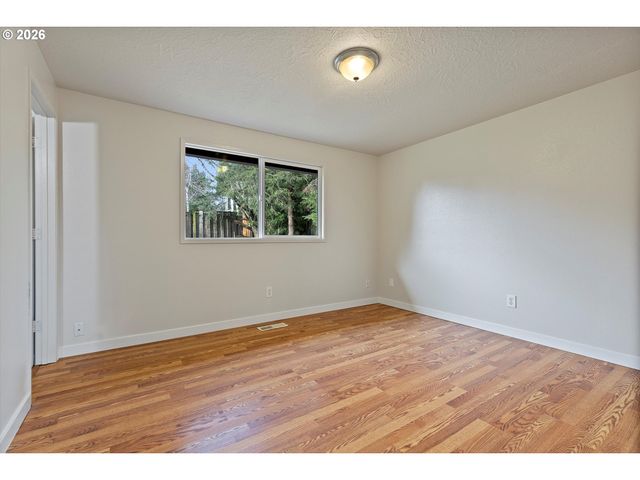 317 Sw ANGELINE Ave, Gresham, OR 97080