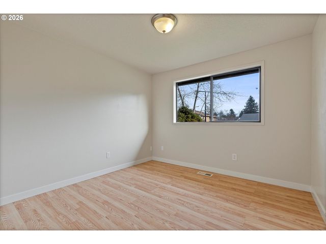 317 Sw ANGELINE Ave, Gresham, OR 97080