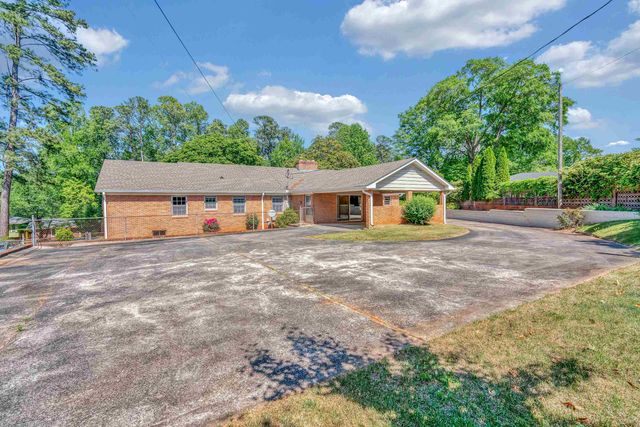 103 Pinetree Circle, Spartanburg, SC 29307