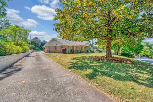 103 Pinetree Circle, Spartanburg, SC 29307