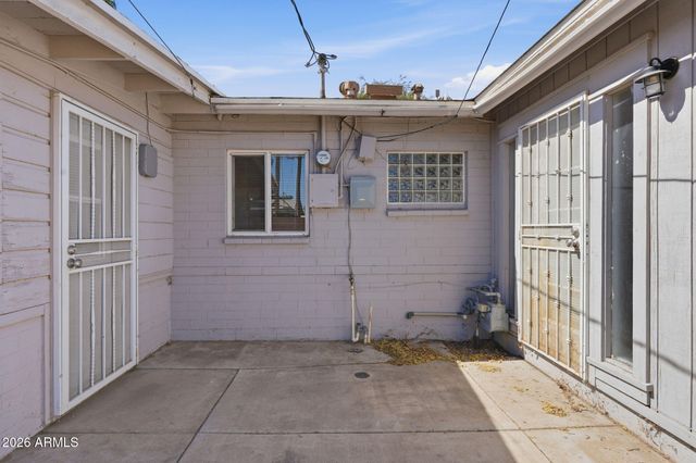 2416 W STELLA Lane, Phoenix, AZ 85015