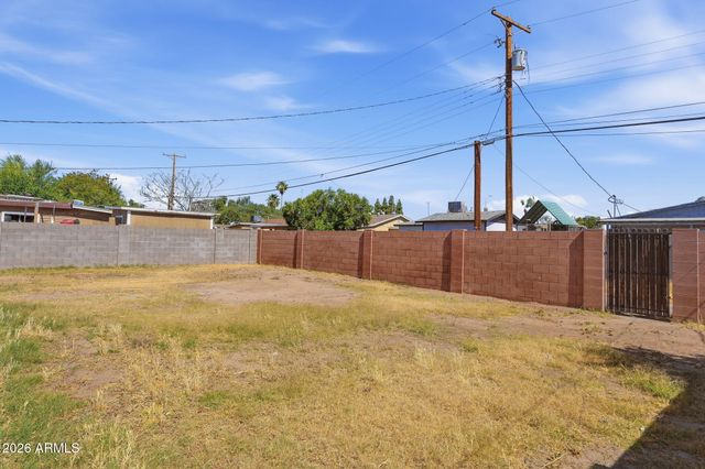 2416 W STELLA Lane, Phoenix, AZ 85015