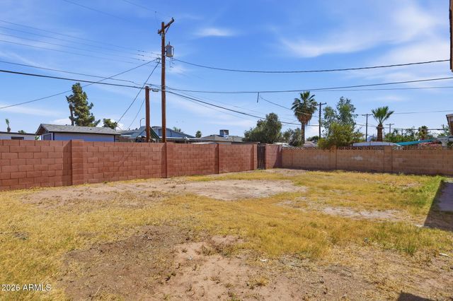 2416 W STELLA Lane, Phoenix, AZ 85015