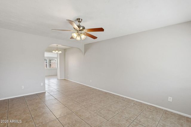 2416 W STELLA Lane, Phoenix, AZ 85015