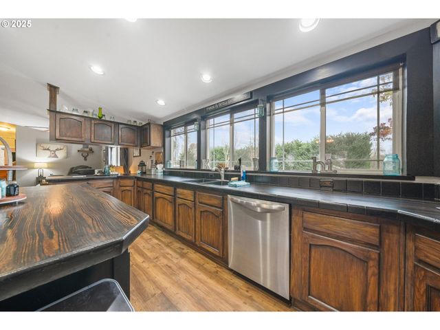 95949 HIGHWAY 99, Harrisburg, OR 97446