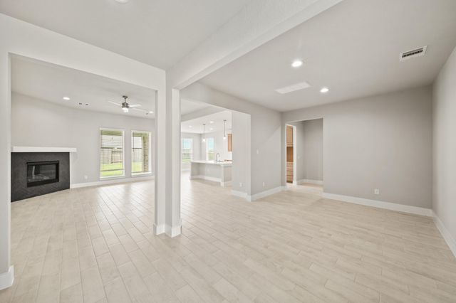 409 Inner Cove Lane, Waller, TX 77484