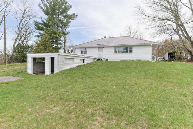 1582 Bakertown Road, Buchanan, MI 49107