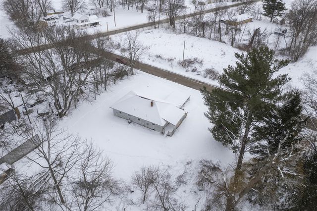 1582 Bakertown Road, Buchanan, MI 49107