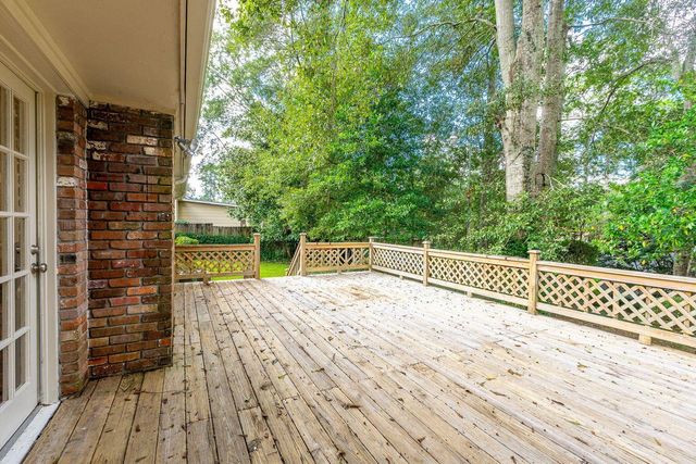 115 Jeff Davis Cir., Hattiesburg, MS 39402