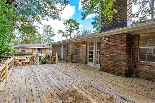 115 Jeff Davis Cir., Hattiesburg, MS 39402