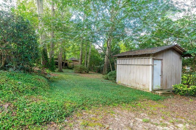 115 Jeff Davis Cir., Hattiesburg, MS 39402