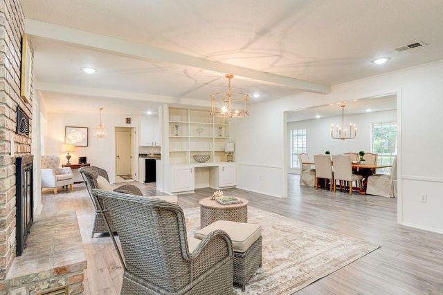 115 Jeff Davis Cir., Hattiesburg, MS 39402