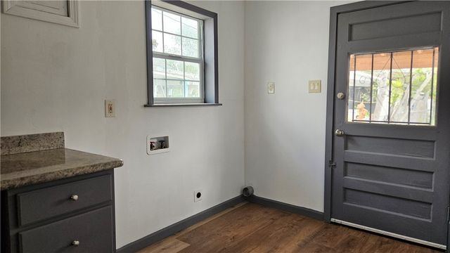 1330 7th St, Corpus Christi, TX 78404