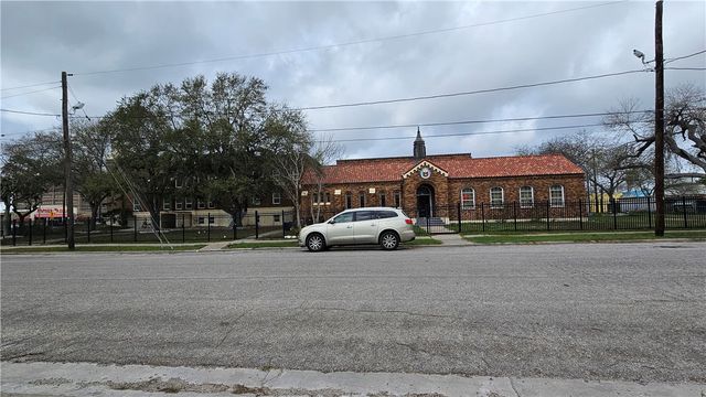 1330 7th St, Corpus Christi, TX 78404