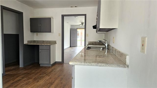 1330 7th St, Corpus Christi, TX 78404