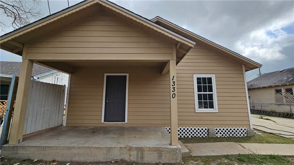 1330 7th St, Corpus Christi, TX 78404