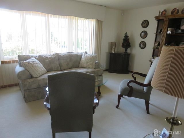 14 Sterling Court, Perth Amboy, NJ 08861