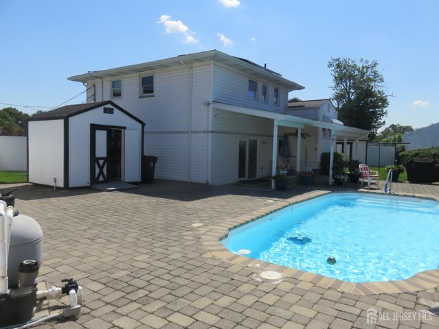 14 Sterling Court, Perth Amboy, NJ 08861