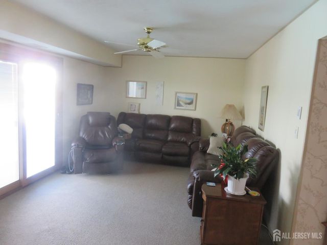 14 Sterling Court, Perth Amboy, NJ 08861