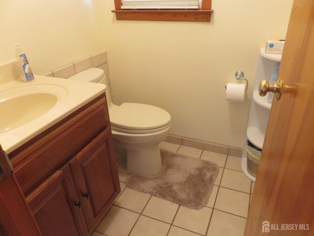 14 Sterling Court, Perth Amboy, NJ 08861