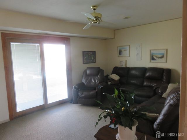 14 Sterling Court, Perth Amboy, NJ 08861