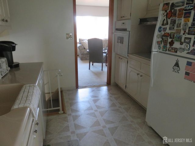14 Sterling Court, Perth Amboy, NJ 08861