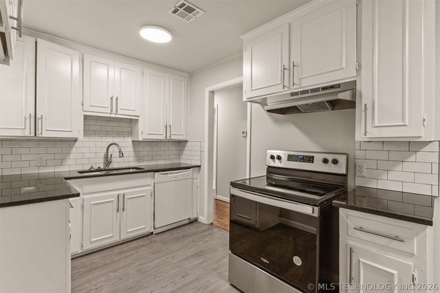 107 W 7TH Street, Owasso, OK 74055