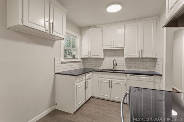 107 W 7TH Street, Owasso, OK 74055