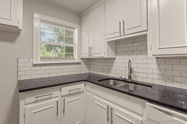 107 W 7TH Street, Owasso, OK 74055