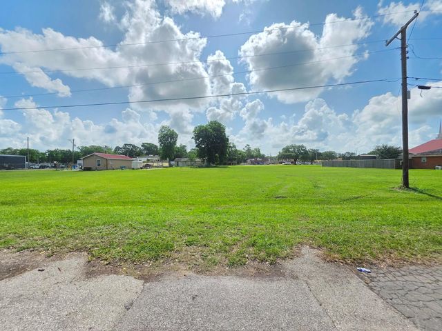 3205 Avenue E 1, Bay City, TX 77414