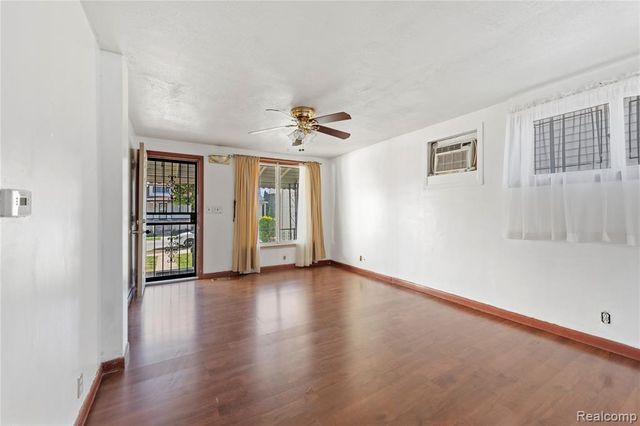 11399 Lumpkin Street, Hamtramck, MI 48212