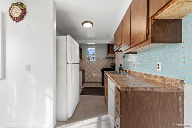 11399 Lumpkin Street, Hamtramck, MI 48212