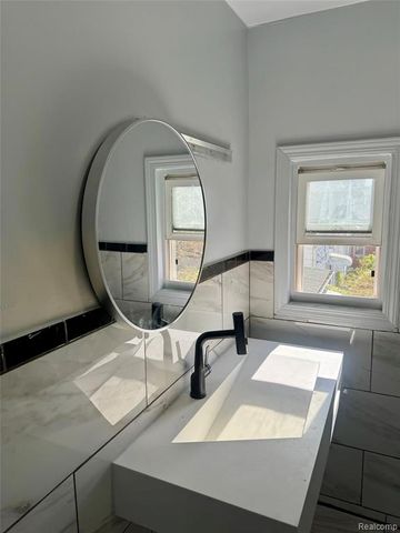 11399 Lumpkin Street, Hamtramck, MI 48212