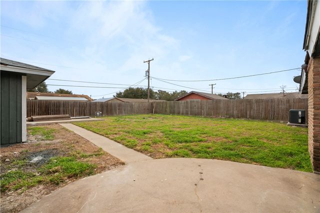 1318 W Cherrystone Dr, Corpus Christi, TX 78412