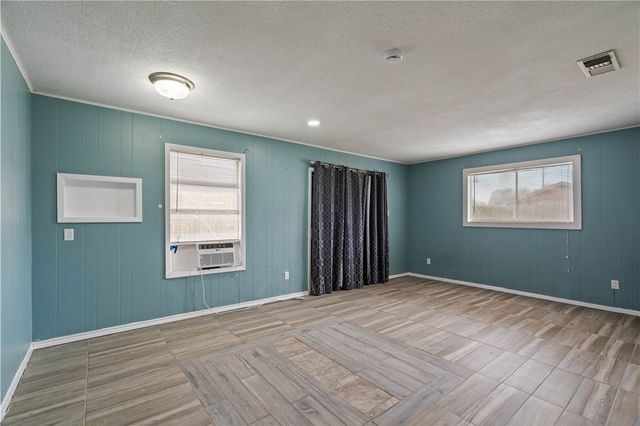 1318 W Cherrystone Dr, Corpus Christi, TX 78412