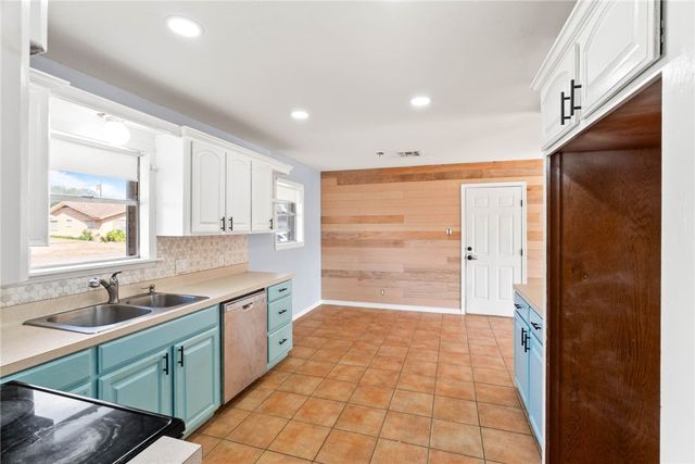 1318 W Cherrystone Dr, Corpus Christi, TX 78412
