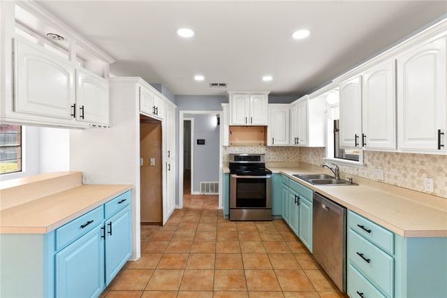 1318 W Cherrystone Dr, Corpus Christi, TX 78412