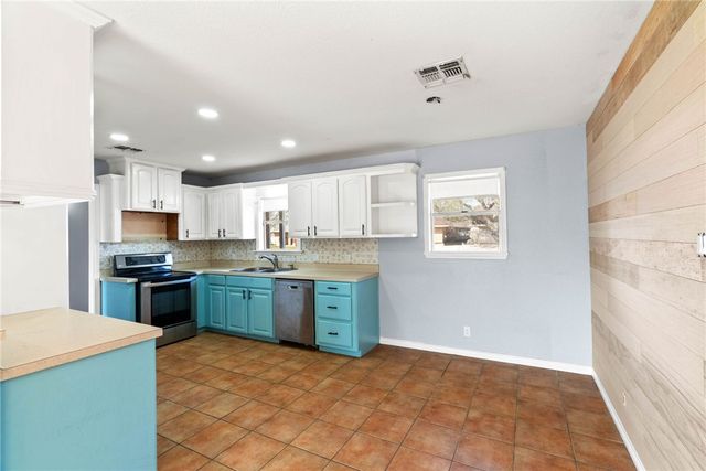 1318 W Cherrystone Dr, Corpus Christi, TX 78412