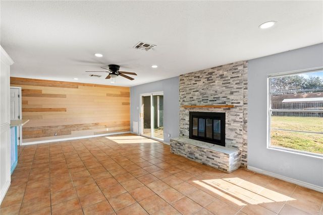 1318 W Cherrystone Dr, Corpus Christi, TX 78412