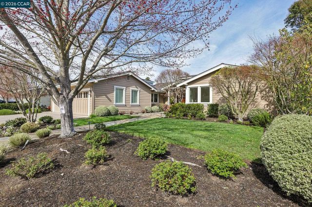 769 Augusta Dr, Moraga, CA 94556