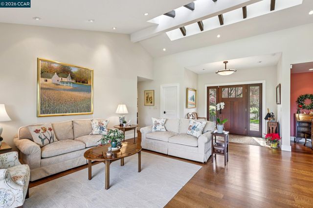 769 Augusta Dr, Moraga, CA 94556