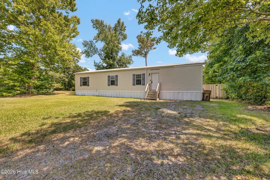 112 Gladiolus Road, Castle Hayne, NC 28429